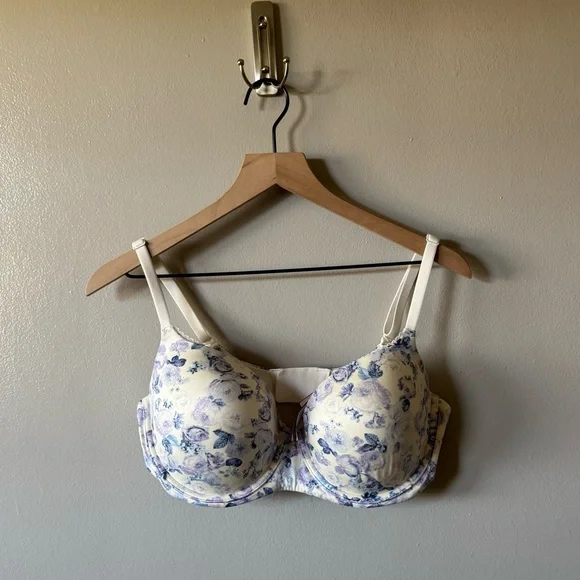 Body by Victoria, Victoria’s Secret Bra - Picture 1 of 9